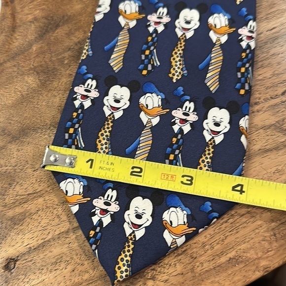 Disney Characters Silk Tie Mickey Donald Goofy Tie Navy - Picture 2 of 7